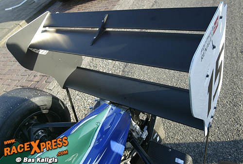 Rear wing